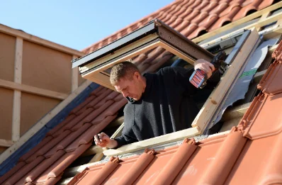 Pose de fenêtres de toit Velux à Hyds